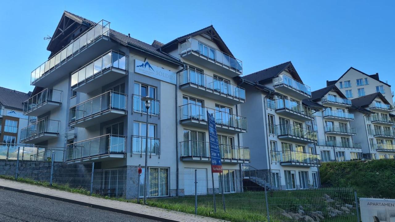 Czarna Gora Is17 * Sienna (Klodzko)